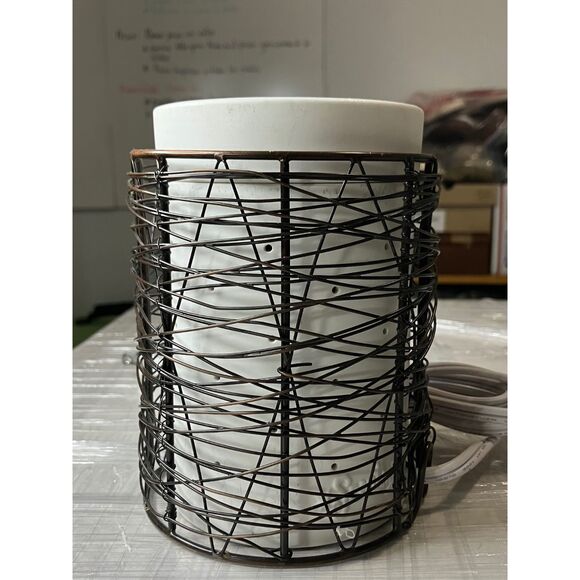 Scentsy Rustic Wire Cage Electric Wax Warmer - White Ceramic - 25W - Picture 3 of 8